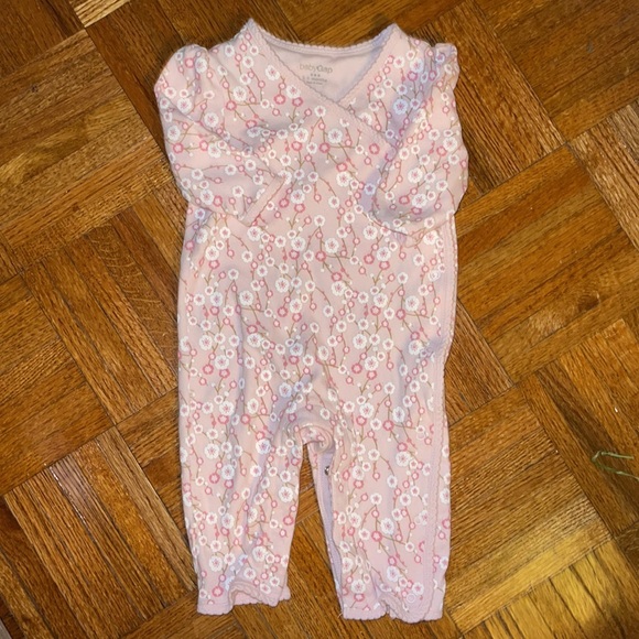Baby Gap pink flower one piece 3-6 months - Picture 4 of 6